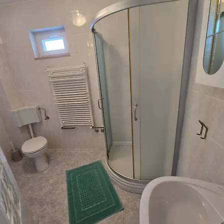Erlando Apartamento *
